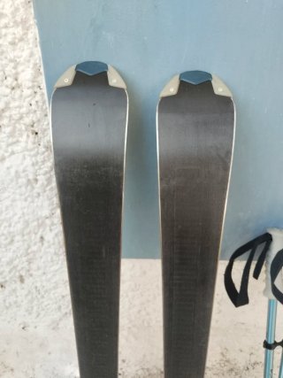 Esquís Alpinos y Bastones