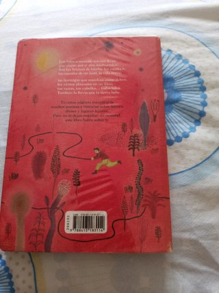 Un hilo me liga a vos mitos y poemas