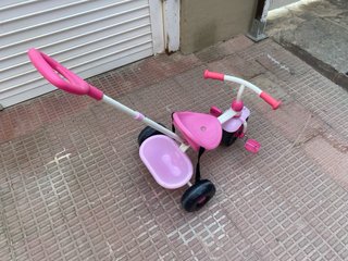 Triciclo rosa para niños