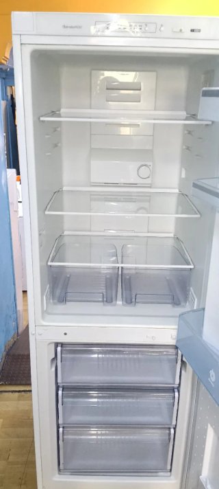 Nevera blanca con congelador BALAY