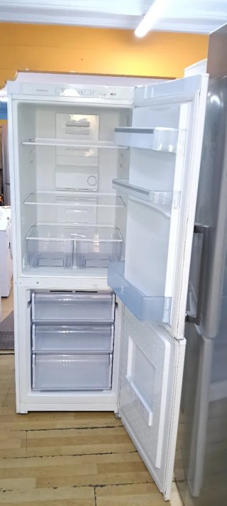 Nevera blanca con congelador BALAY