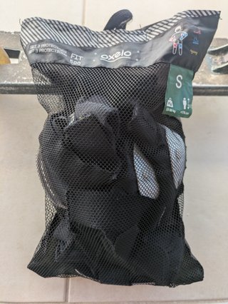 Patinete freestyle NKD Diesel casco y protecciones