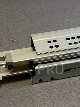 Set di 2 guide scorrevoli Mod.45 in acciaio zincato Amig