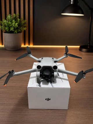 DJI Mini 3 Pro Drone + Caja