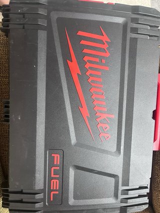 Sierra de sable Milwaukee M18 FSZ