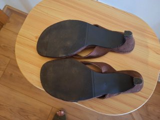 Sandalias de tacón bajo marrones