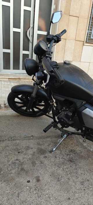 Keeway Light 125 Negra