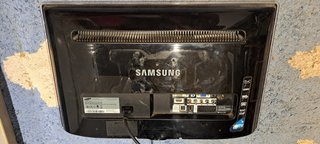 Monitor Samsung 24 Full HD con funzione TV
