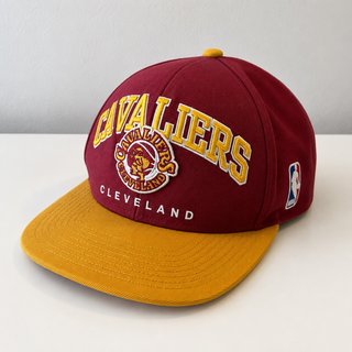 Gorra Cleveland Cavaliers New Era Roja y Amarilla