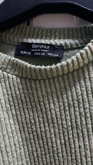 Jersey Bershka cropped verde talla XS