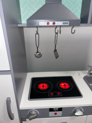 Cocinita de juguete con dispensador de hielos