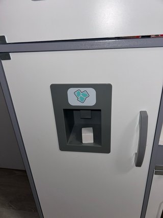 Cocinita de juguete con dispensador de hielos
