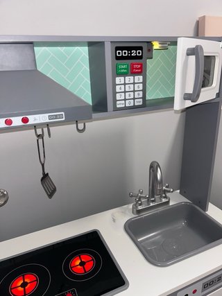 Cocinita de juguete con dispensador de hielos