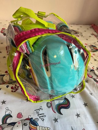 Casco protecciones y  patines aprendizaje