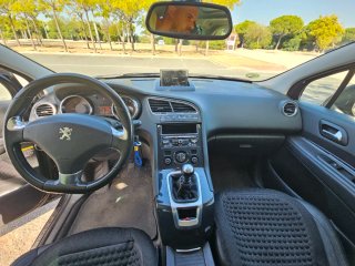 Peugeot 5008 2015