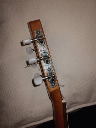 Chitarra classica Alhambra