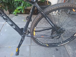 Bicicleta de Montaña Negra y Naranja 29 pulgada