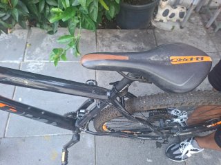 Bicicleta de Montaña Negra y Naranja 29 pulgada