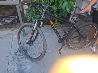 Bicicleta de Montaña Negra y Naranja 29 pulgada