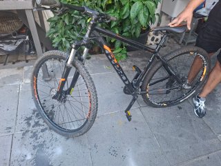 Bicicleta de Montaña Negra y Naranja 29 pulgada