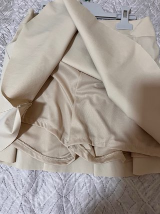 Falda pantalón beige talla S-M elástica