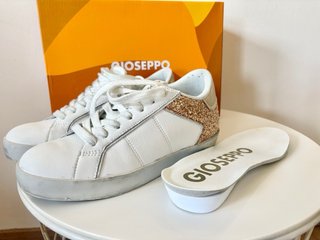 Zapatillas de piel blancas