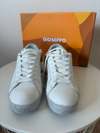 Zapatillas de piel blancas