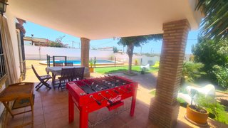 Casa en alquiler con piscina en conil
