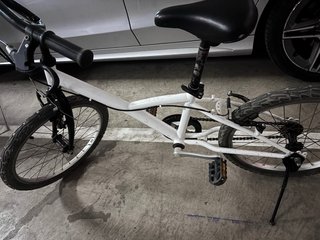 Bicicleta BMX blanca