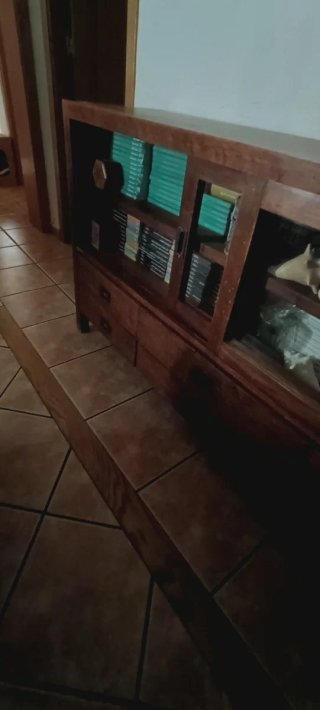 Aparador madera con puertas correderas