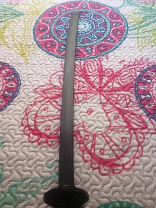 Katana de madera decorativa