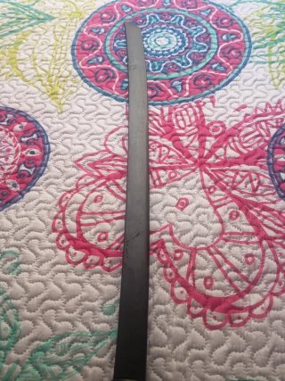 Katana de madera decorativa