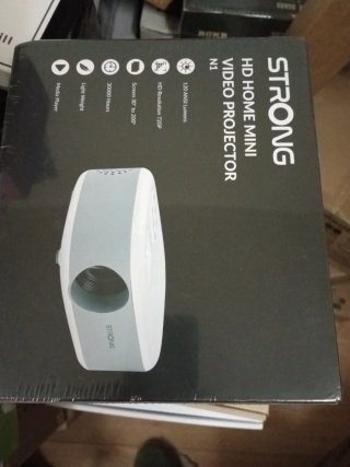 Proyector Portátil STRONG HD
