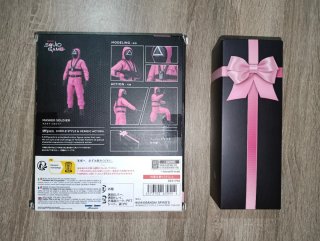 Squid Game Pink Soldier Figura