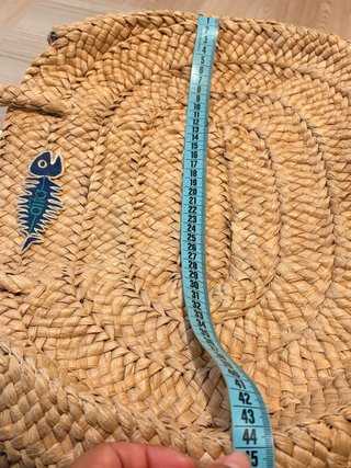 Bolso de mimbre redondo con pez