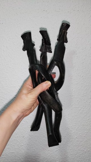 Figuras de madera tallada