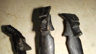 Figuras de madera tallada