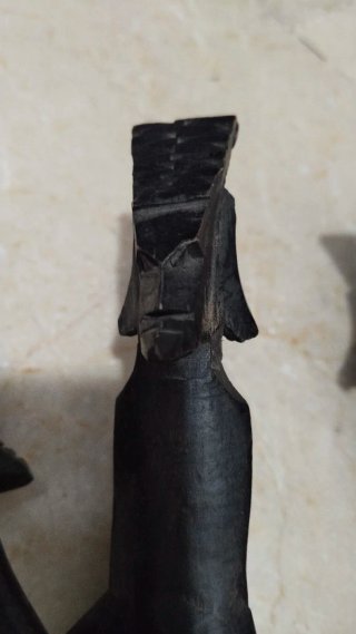 Figuras de madera tallada