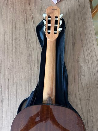 Guitarra Española Admira + Afinador y Púa + funda