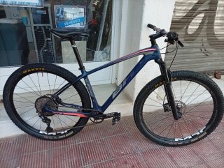 Bicicleta BH de carbono