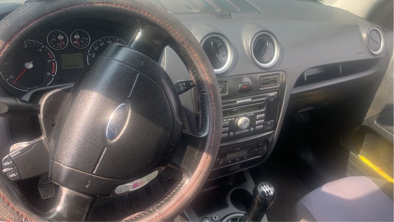 Ford Fusion 2006 - foto 1