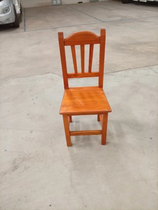 12 Sillas de Madera Marrón