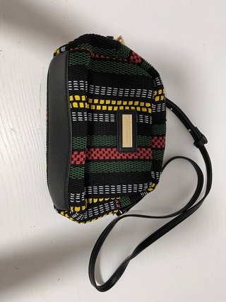 Bolso Sfera Multicolor con Chapa Dorada