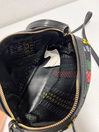 Bolso Sfera Multicolor con Chapa Dorada