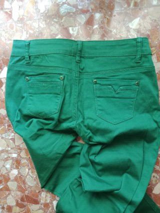 Pantalón pitillo verde mujer T.38-40