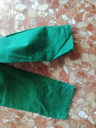 Pantalón pitillo verde mujer T.38-40