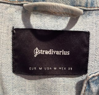 Chaqueta tejana Stradivarius desgastada