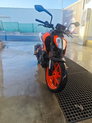 KTM 390 Duke Naranja/Blanca