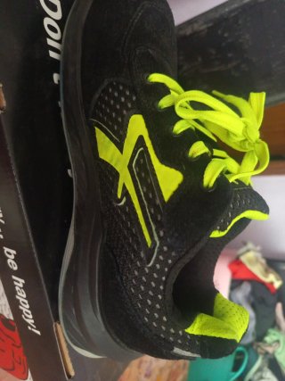Zapato de seguridad U-Power negro y verde