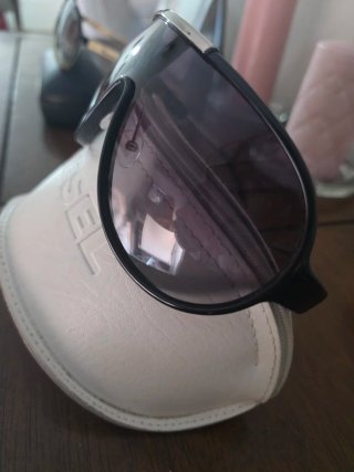 Gafas de sol Diesel negras y plateadas